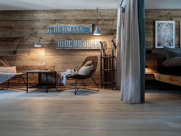 Ferienwohnung für 2 Personen, mit Balkon und Seeblick in Graubünden