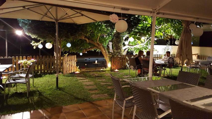 Hôtel pour 2 personnes, avec jardin ainsi que piscine et jacuzzi à Tremp - 4