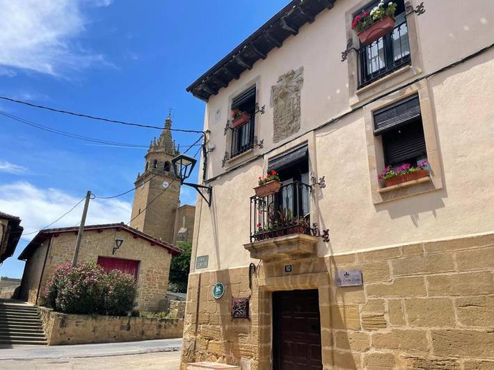 Chalet para 12 personas, con Balcón además de Terraza y Jardín en La Rioja