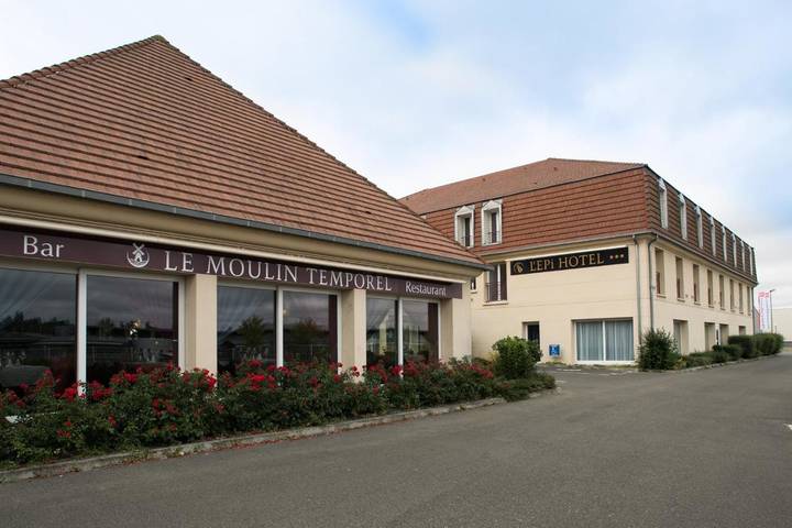 Hôtel pour 4 personnes, avec jardin et vue à Épernon