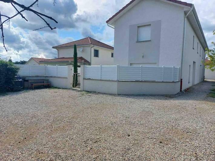 Location de vacances pour 7 personnes, avec terrasse dans Montalieu-Vercieu - 2