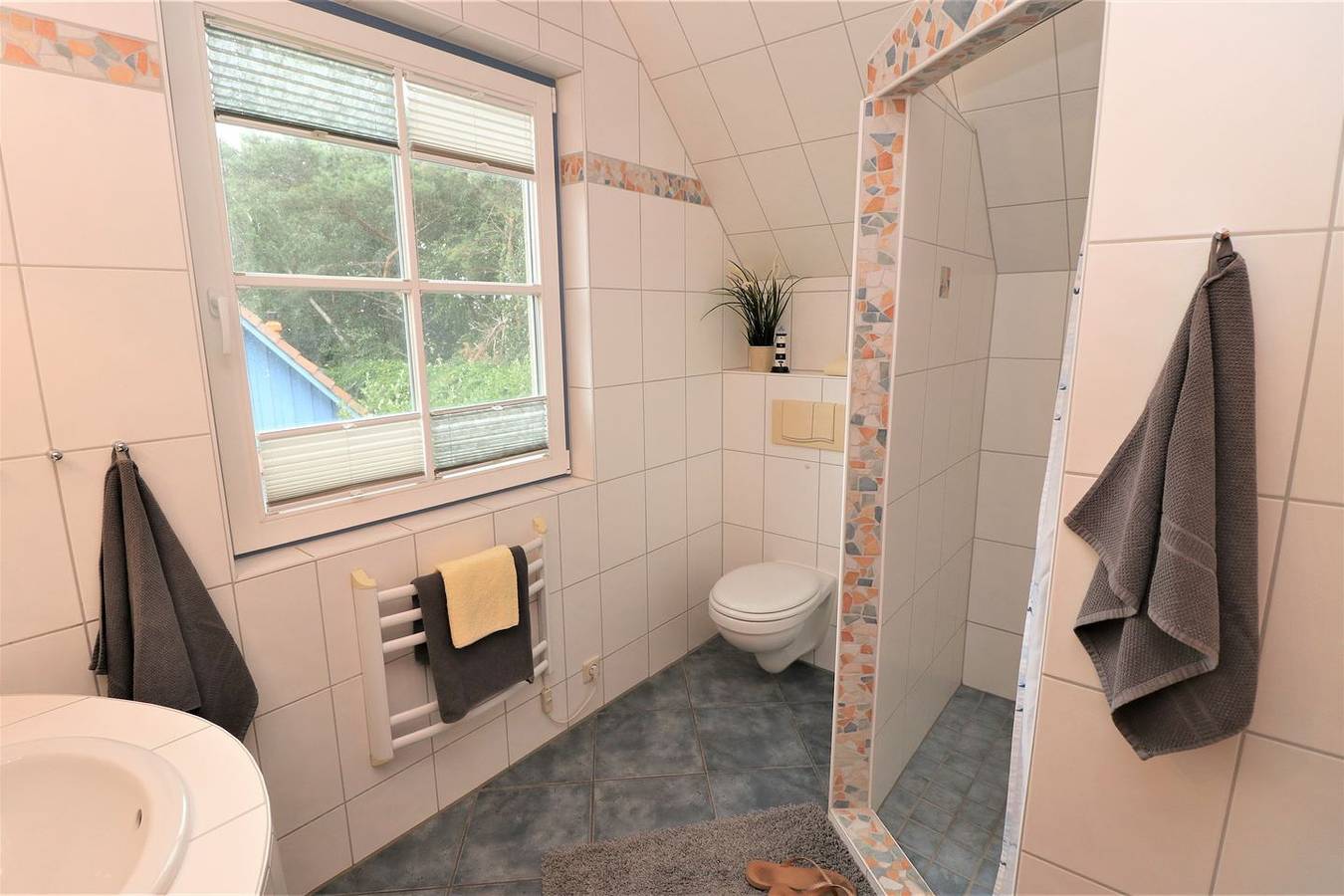 Ganze Wohnung, Ferienwohnung mit Balkon direkt hinter dem Deich in Ostseebad Wustrow, Wustrow