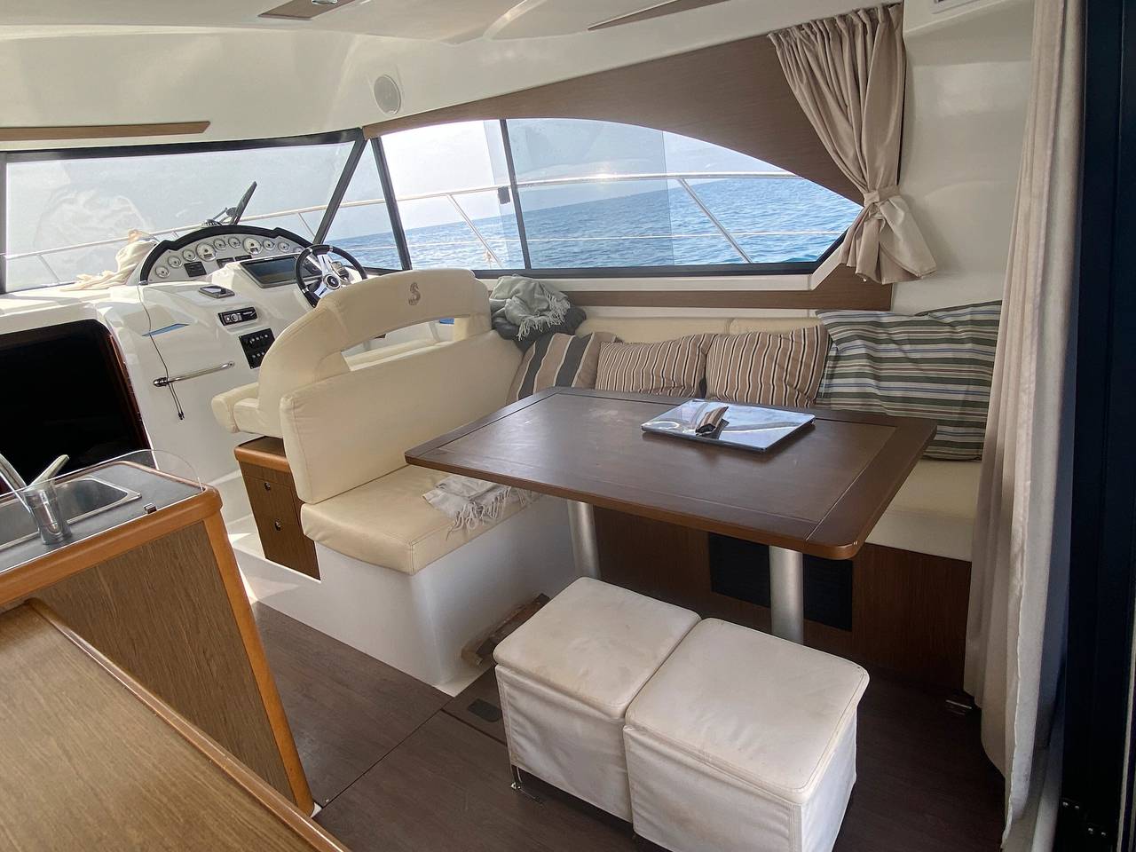 Yacht de charme avec vue sur la mer, Wi-Fi et climatisation in Puerto Calero, Lanzarote