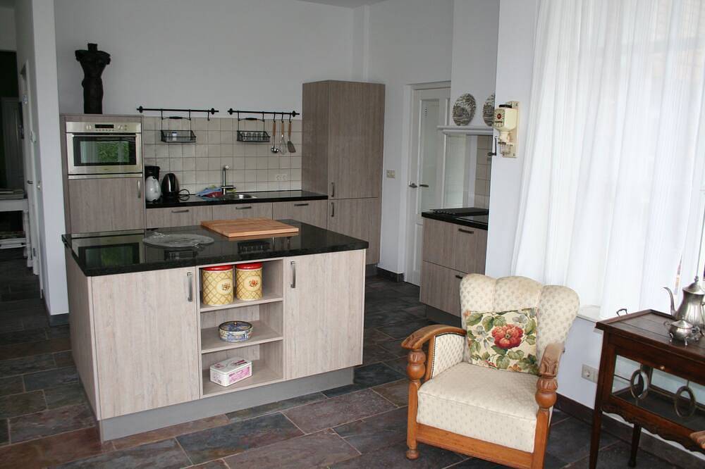 Ruime woning, 4-6 personen, sauna, serre, tuin, luxe badkamer in Groenlo, Achterhoek