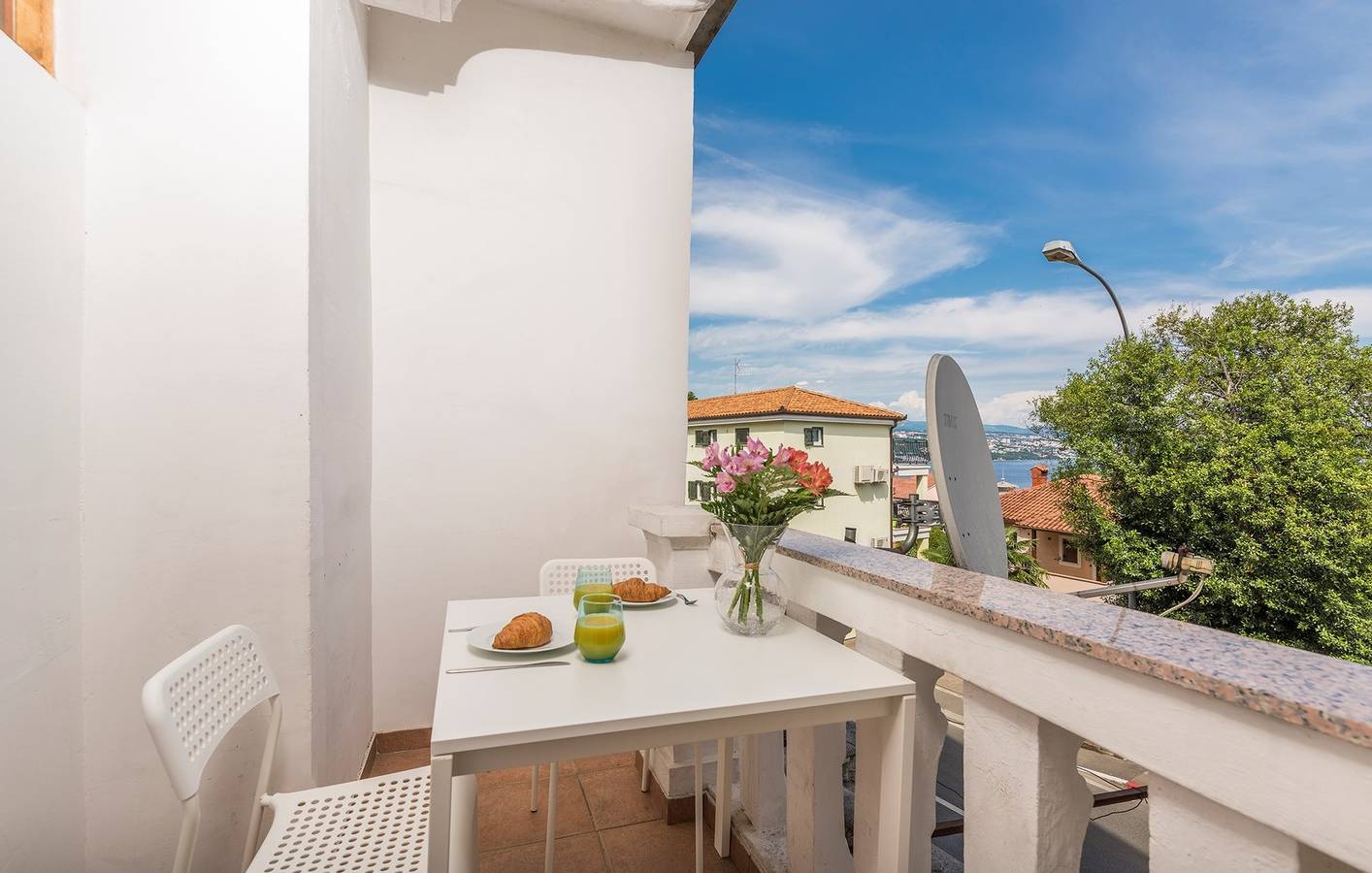 Entire apartment, Tea Suite in Opatija with sea view in Opatija Riviera