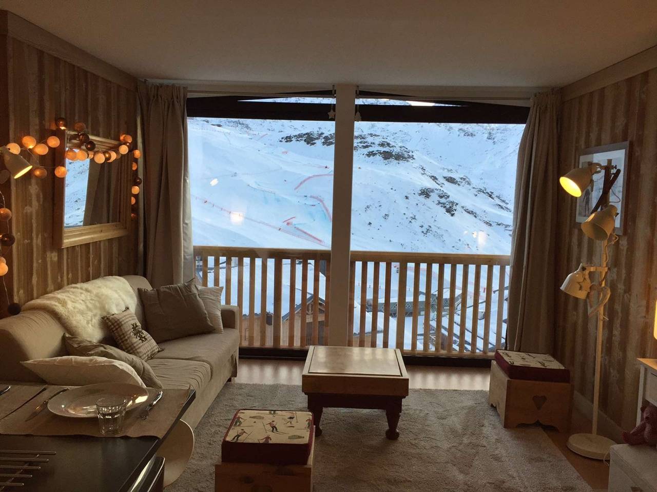 Entire studio, Charming 3 pers renovated apt, steps from slopes in Val Thorens in Val Thorens, Les Trois Vallées