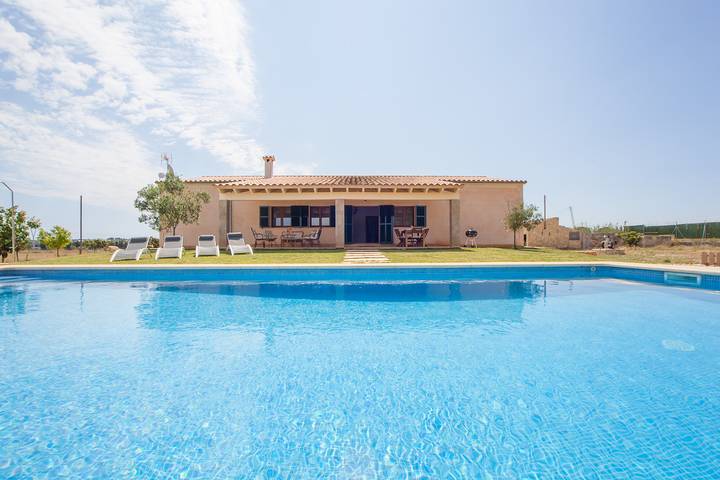 Chalet para 7 personas, con terraza además de jardín y piscina en Mallorca - 2