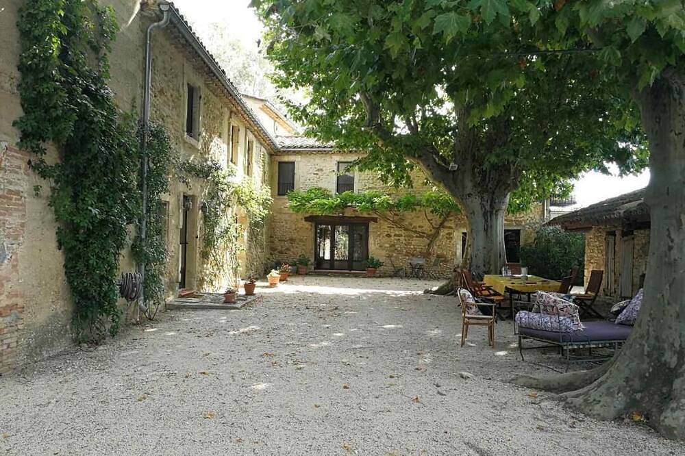 Double Maison Familiale en Drôme Provençale au Milieu des Vignes in Tulette, Región de Nyons