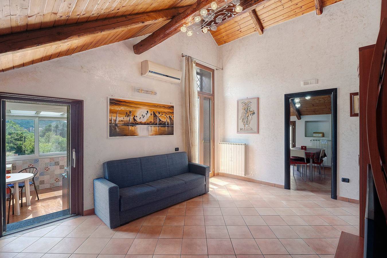 Casa Vacanze 'Ely House' con Vista Montagna, Wi-Fi e Aria Condizionata in Salerno, Costa tirrenica Campania