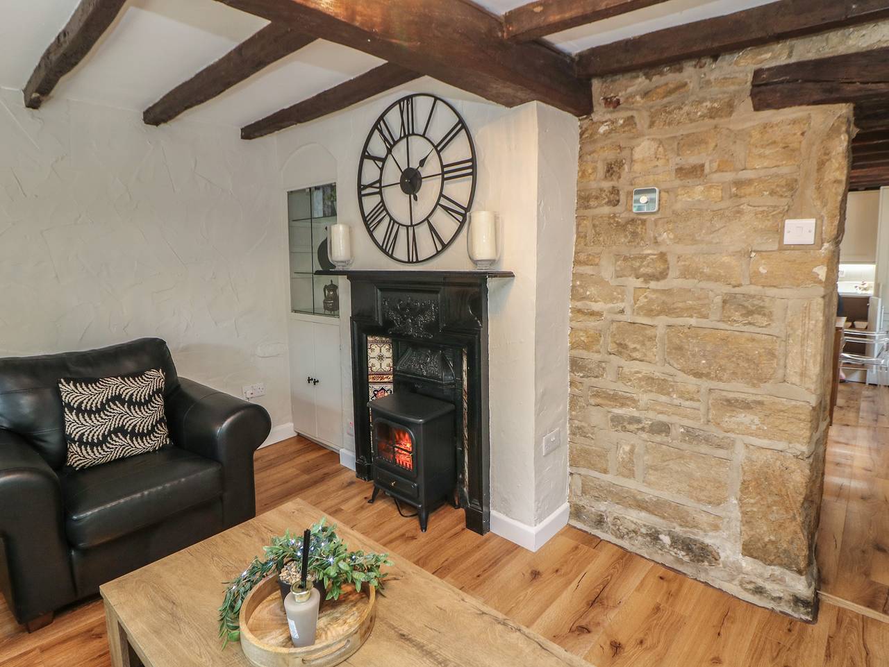 Lake Side Cottage in Wakefield, West Yorkshire