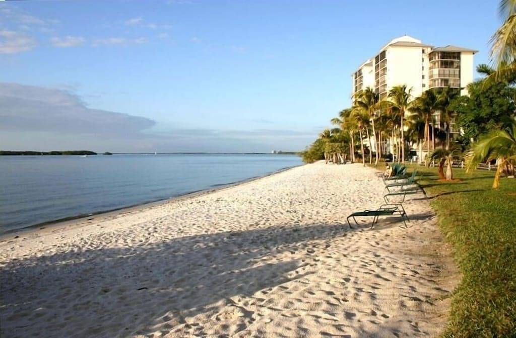Ganze Wohnung, Herbstwochen verfügbar - Vor kurzem aktualisiert - Jetzt Kostenlose Fahrräder, Angelausrüstung, Kajak in Punta Rassa, Southwest Florida