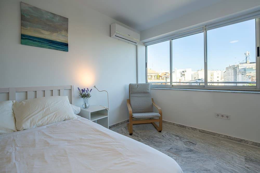 Hostal Palacio Hotel París - Habitación 6A5 in Huelva, Costa de la Luz