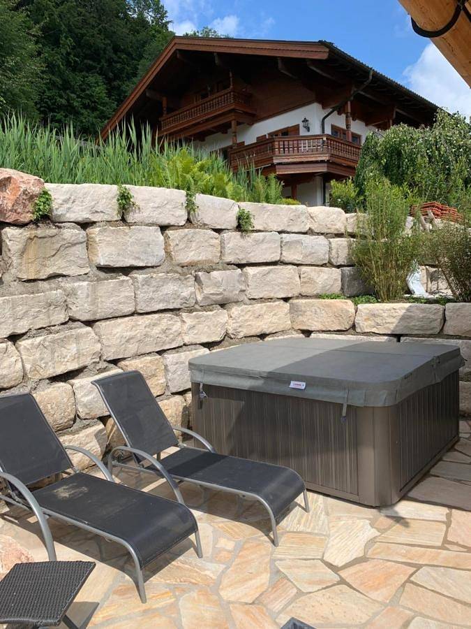 Chalet Bergsucht in Ruhpolding Bayern, Traumlage am sonnigen Südhang, kostenlose Parkplätze, schnelles Wlan, ruhige Sackgasse, Netflix inklusive in Ruhpolding, Bayerische Alpen