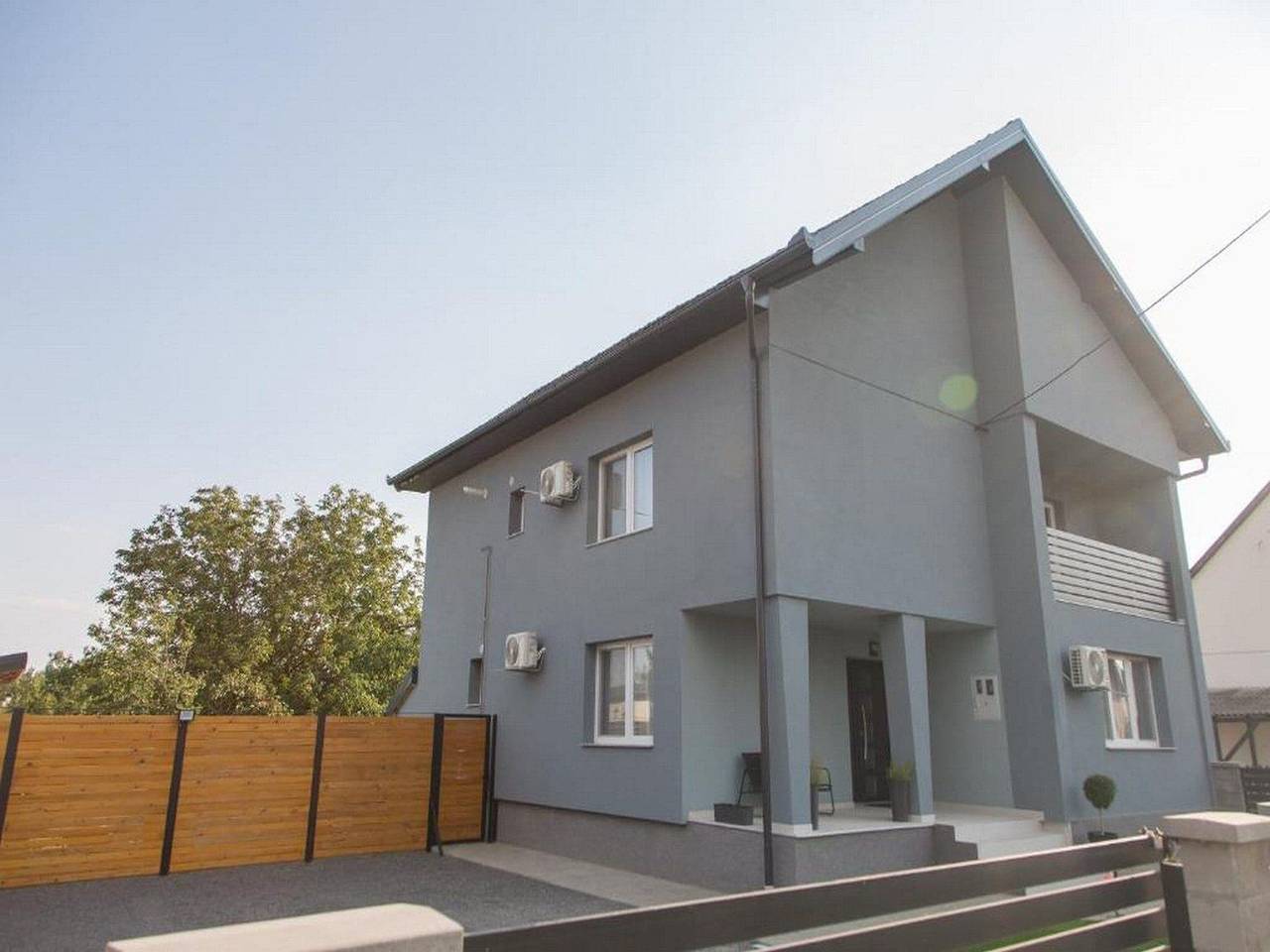 Holiday Home Thesaurum - Four Bedroom Holiday Home with Swimming Pool in Osijek-Baranja
