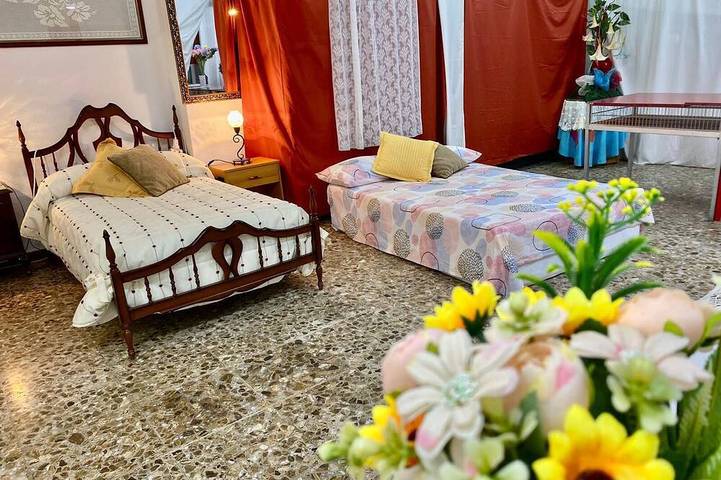 Appartement de vacances pour 12 personnes, avec jardin et piscine, animaux acceptés - 1