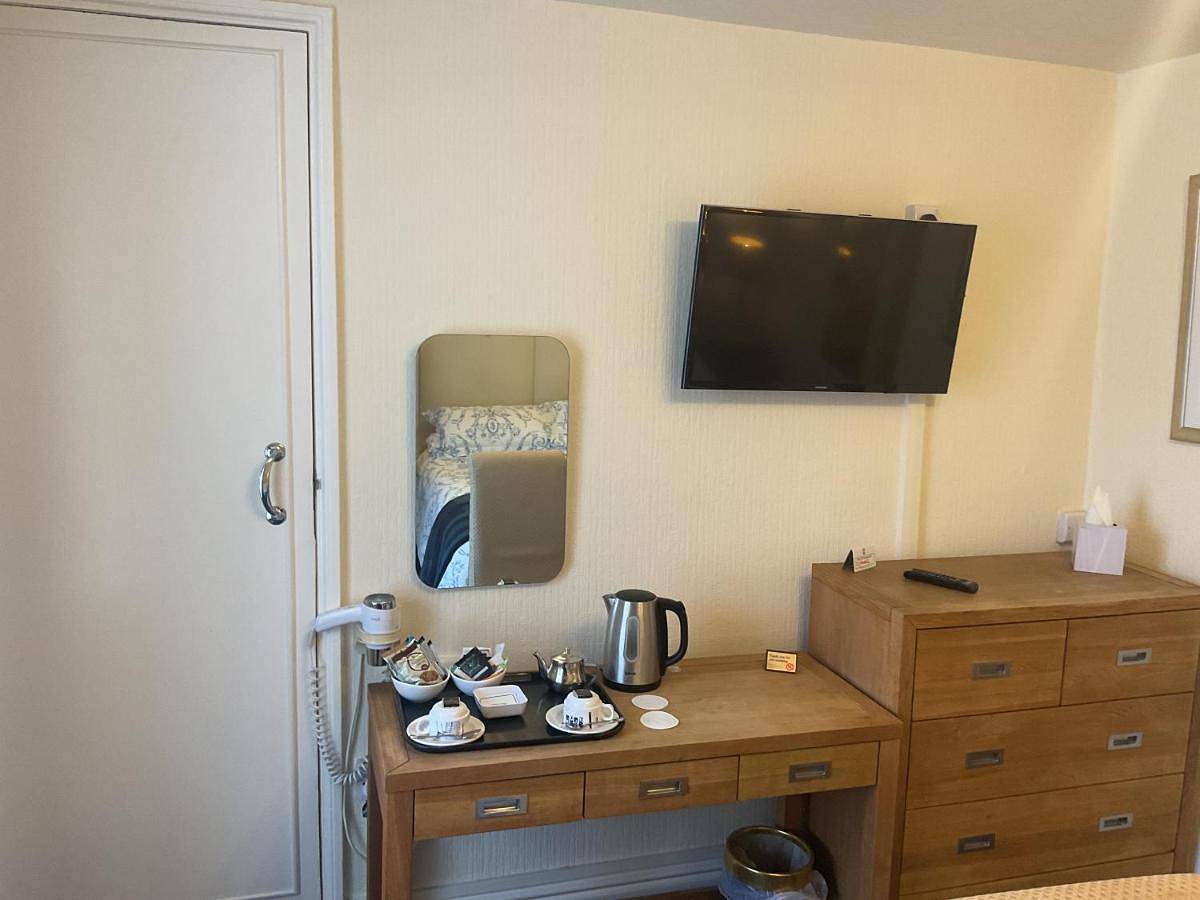 Ensuite Twin Room in Dolgellau, Snowdonia