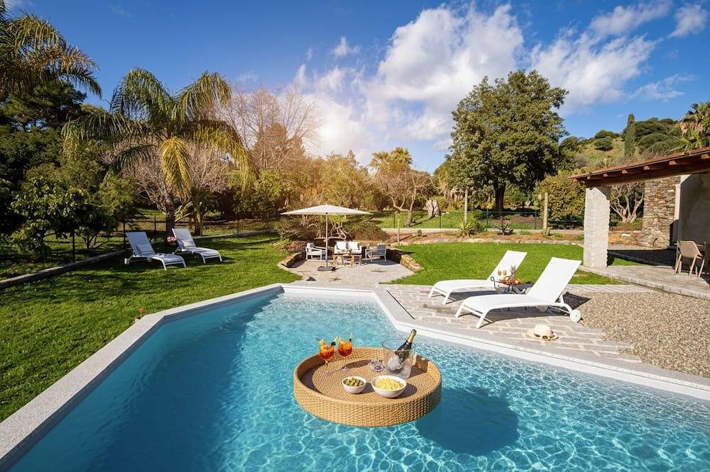 Splendida Villa con piscina privata+wifi a due passi dal mare e animali ammessi in Tertenia, Provincia di Ogliastra