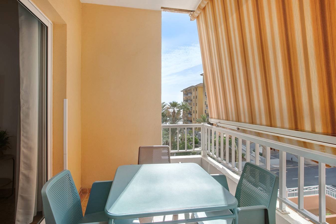 Holiday Home "Casa Roberto" with Private Balcony, Shared Pool and Wi-Fi in Punta Larga, Candelaria