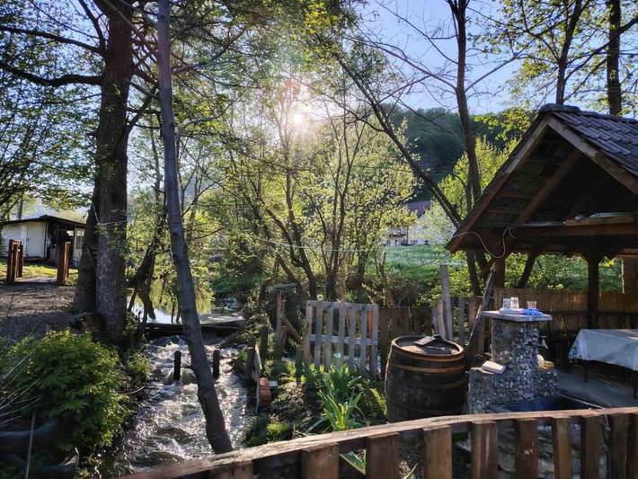 Location de vacances pour 5 personnes, avec jardin et vue à Kosjerić - 3