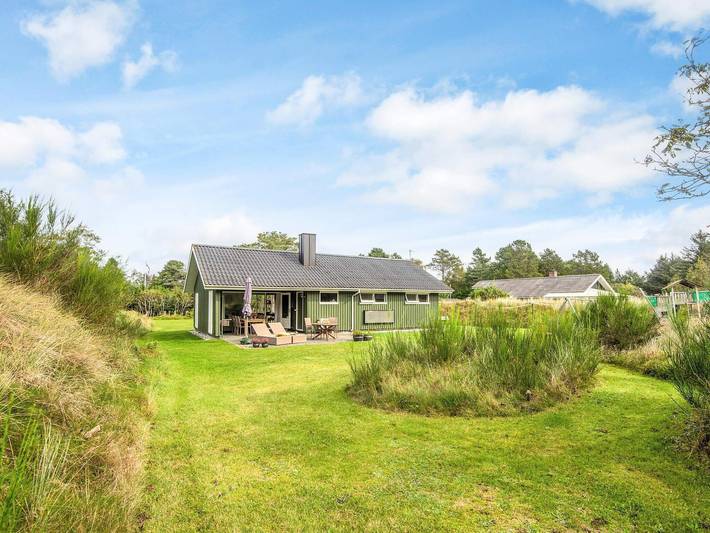 Ferienhaus für 6 Personen, mit Terrasse, kinderfreundlich in Tirpitz Museum (Oksby)