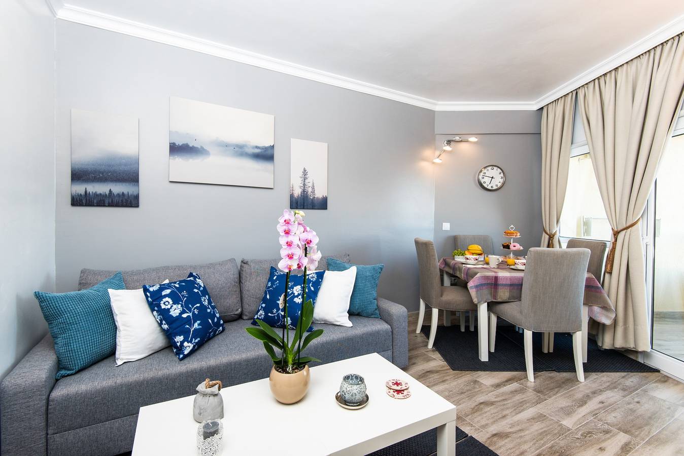Entire apartment, Air-conditioned Apartment on the Beach with Balcony, Wi-Fi & Fantastic View in Benalmádena Costa, Benalmádena