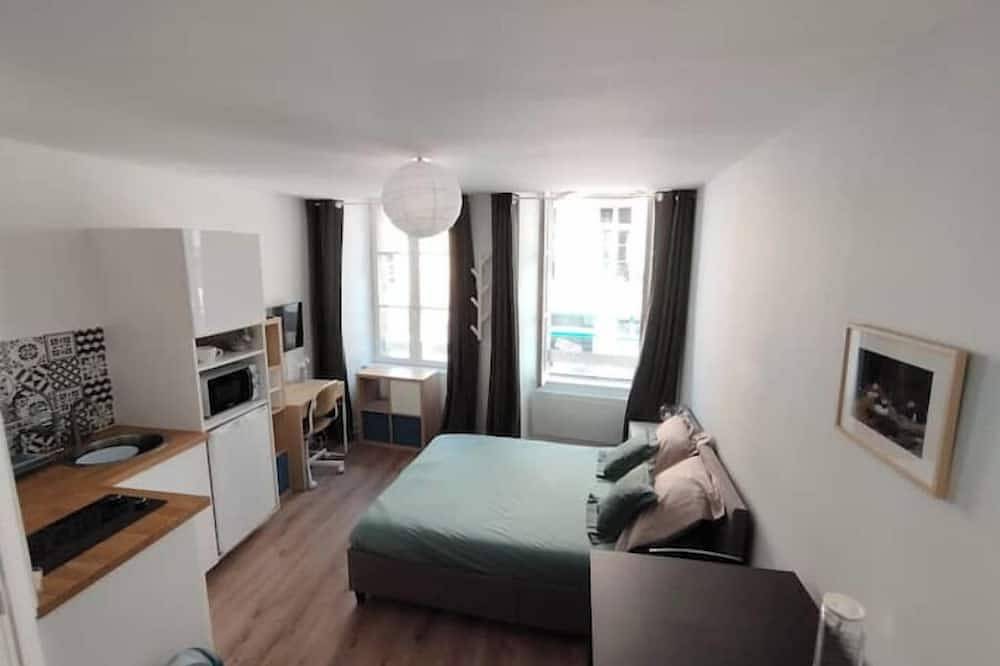 Entire apartment, Studio - Centre ville - Visit Morlaix on foot, pedestrian streets, port and viaduct in Morlaix, Ceinture Dorée