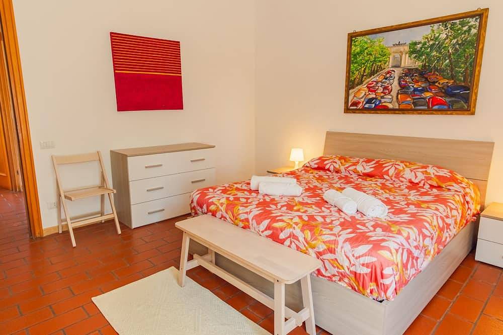 Wohnstätte-Poolblick-Eigenes Badezimmer-Apartment-lago di garda vacanza in Costermano, Gardasee-Berge