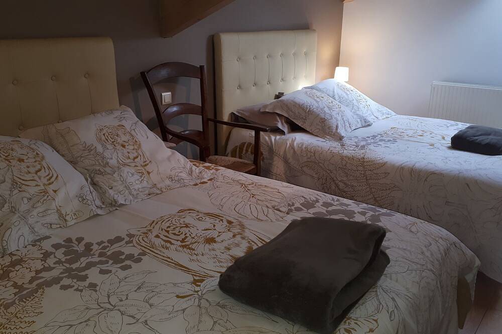 Gîte de charme et piscine privative classé 4 étoiles, en région Occitanie in Montjoi, Quercy