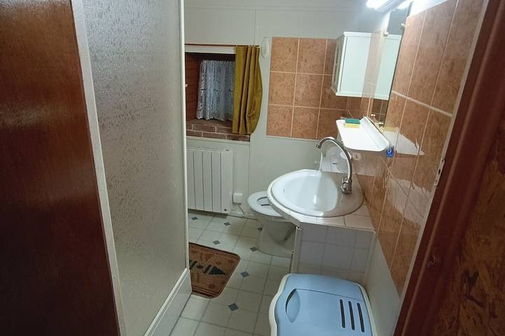 Gite de la Couze authentic Auvergne house ideal for nature lovers in Valbeleix, Regionaler Naturpark Volcans d'Auvergne