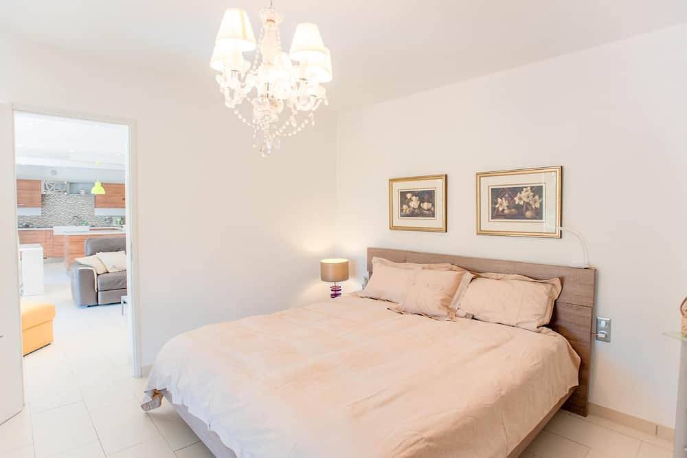 Holiday home with airco in beautiful wine region in Sorgues, Vaucluse