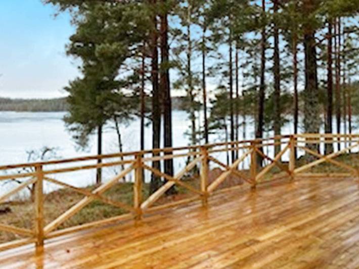 Vakantiehuis voor 4 personen, met Terras en Uitzicht op het meer in Värmland