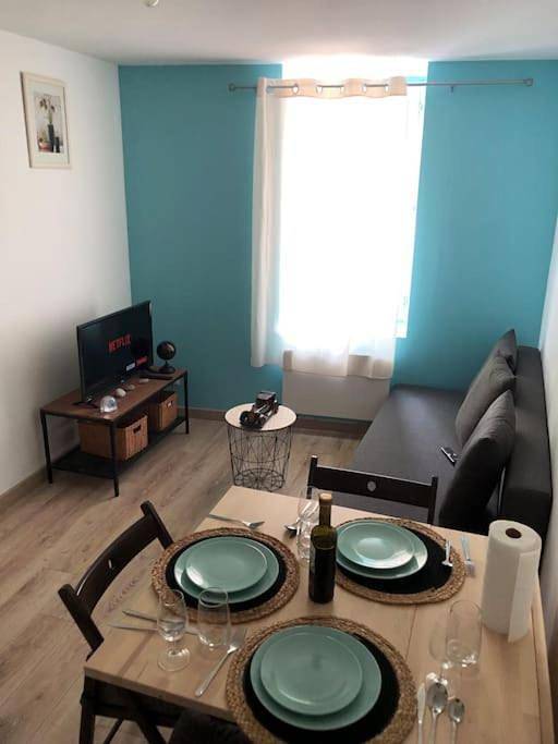 Appartement entier, One-Bedroom Apartment in Pierrelatte, Région de nyons