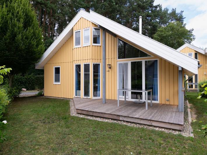 Ferienhaus für 6 Personen, mit Whirlpool und Garten sowie Pool und Sauna in Mirow