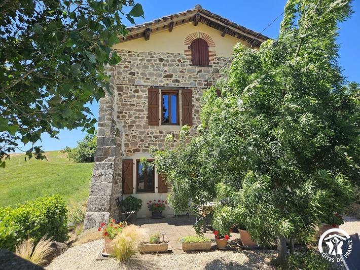 Gîte pour 6 personnes, avec jardin et terrasse, animaux acceptés - 1