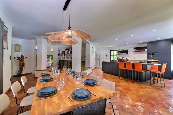 Location de vacances pour 8 personnes, avec Terrasse ainsi que Jardin et Piscine à Ventabren - 2