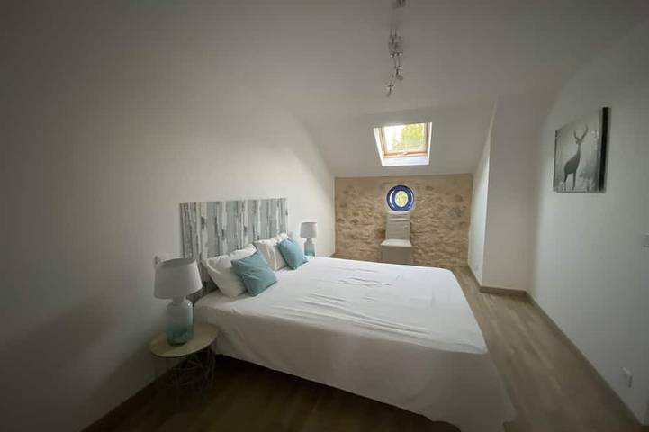 Location de vacances pour 4 personnes, avec terrasse et jardin à Saint-Jean-d'Eyraud - 4