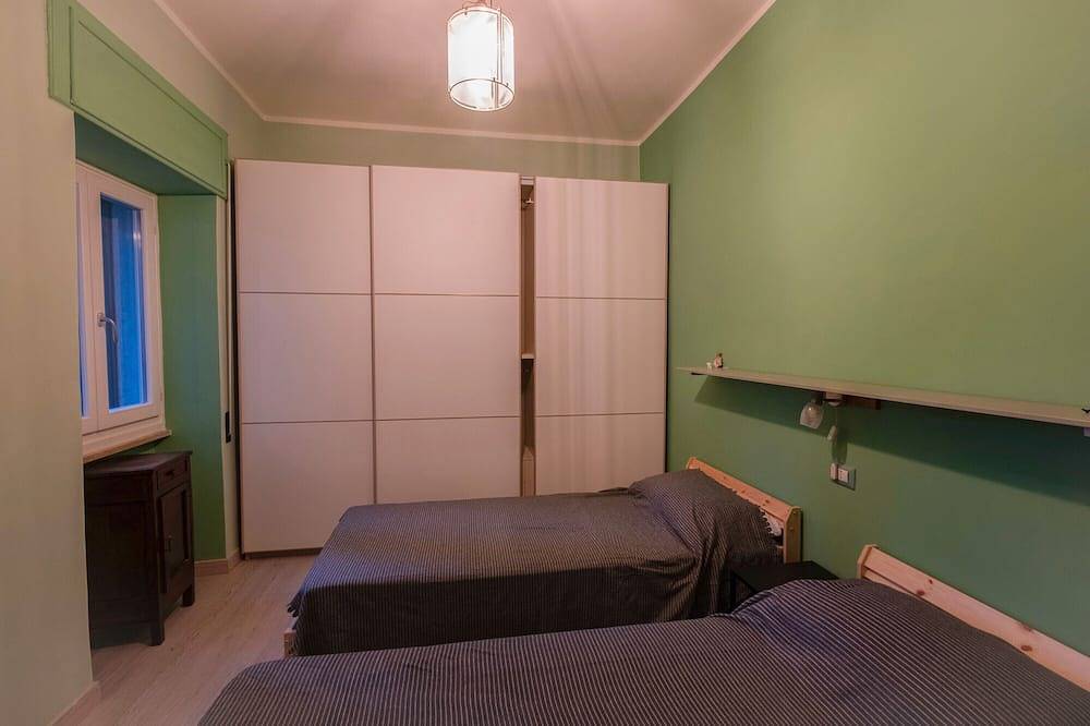 Holiday Home 'Monet 90mwifiparkingnetflix' with Balcony, Wi-Fi and Air Conditioning in Capodimonte, Lake Bolsena