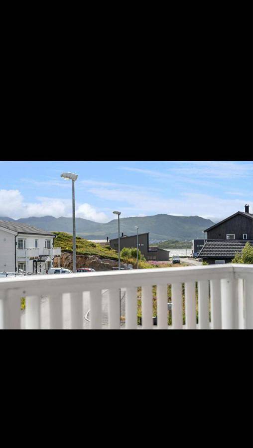 Gîte pour 5 personnes, avec vue et jardin, adapté aux familles à Leknes - 4