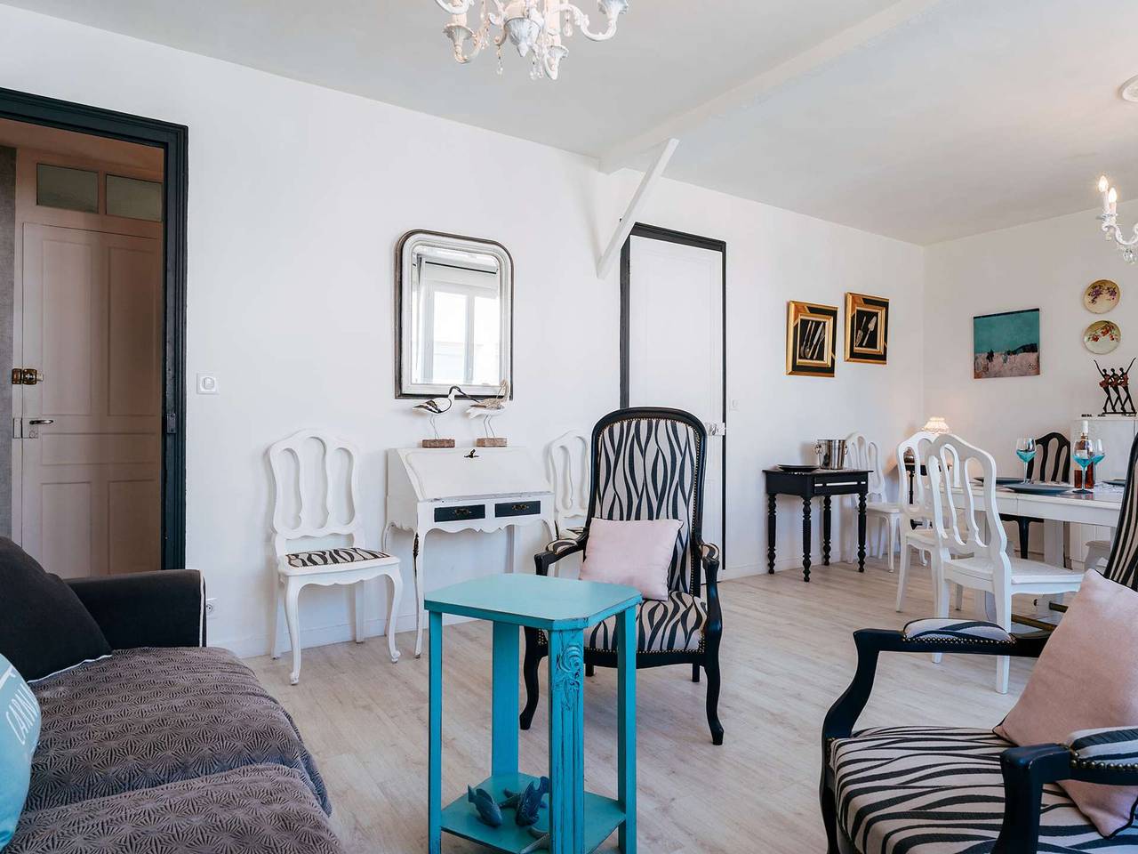 Entire apartment, Carnac Plage: Superbe T2 rénové 60m², à 50m de la Grande Plage, Wifi, pour 4 personnes in Carnac Plage, Carnac