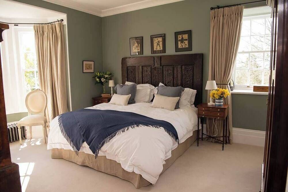 The Manor House at Boconnion w/ Heated Pool + Tennis Court in Cornwall