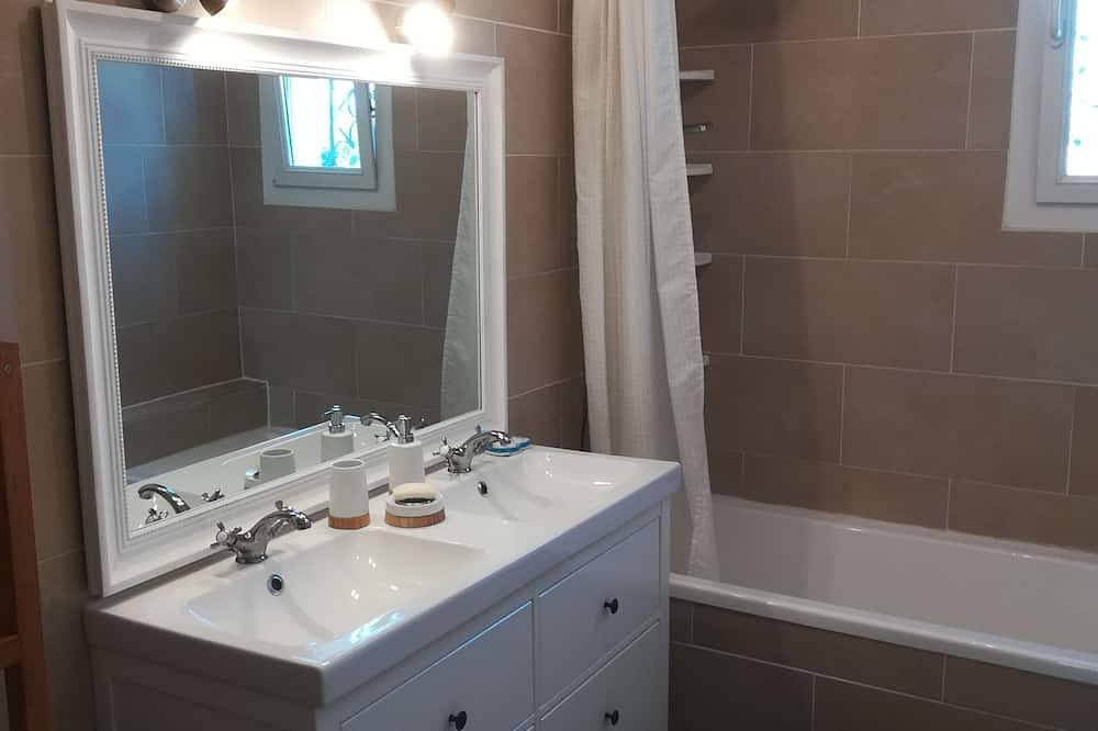 Gite Les Grillons - Grand Avignon - Provence in Entraigues-sur-la-Sorgue, Vaucluse