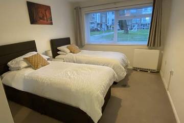 Apartment for 4 People in Crawley, West Sussex, Photo 1