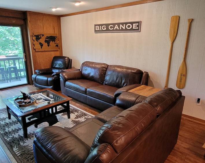 Vacation rental for 4 people, with pool and balcony, with pets in Big Canoe