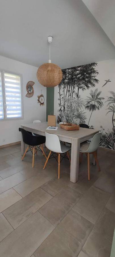 Location de vacances pour 5 personnes, avec jardin ainsi que piscine et vue à Peyruis - 2