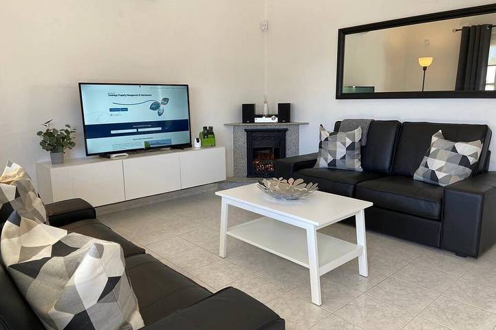 Maison de vacances pour 4 personnes, avec terrasse et jardin ainsi que piscine et jacuzzi - 1