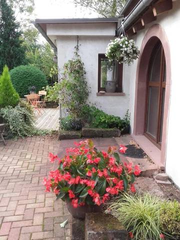 Gîte pour 2 personnes, avec piscine ainsi que jardin et vue, animaux acceptés à Langensoultzbach