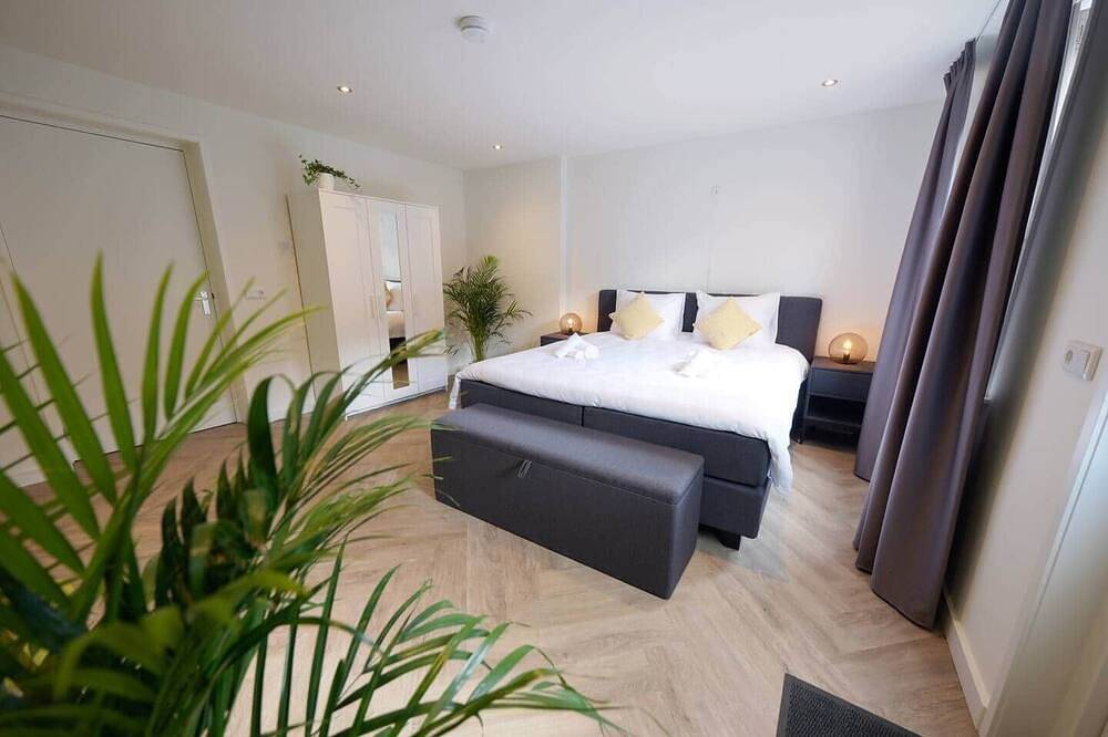 Geheel appartement, Beautiful 60m² Apartment with Terrace in Tiel, Betuwe