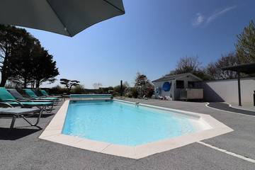 Chambre d’hôte pour 2 personnes, avec jardin et piscine à Le Thou