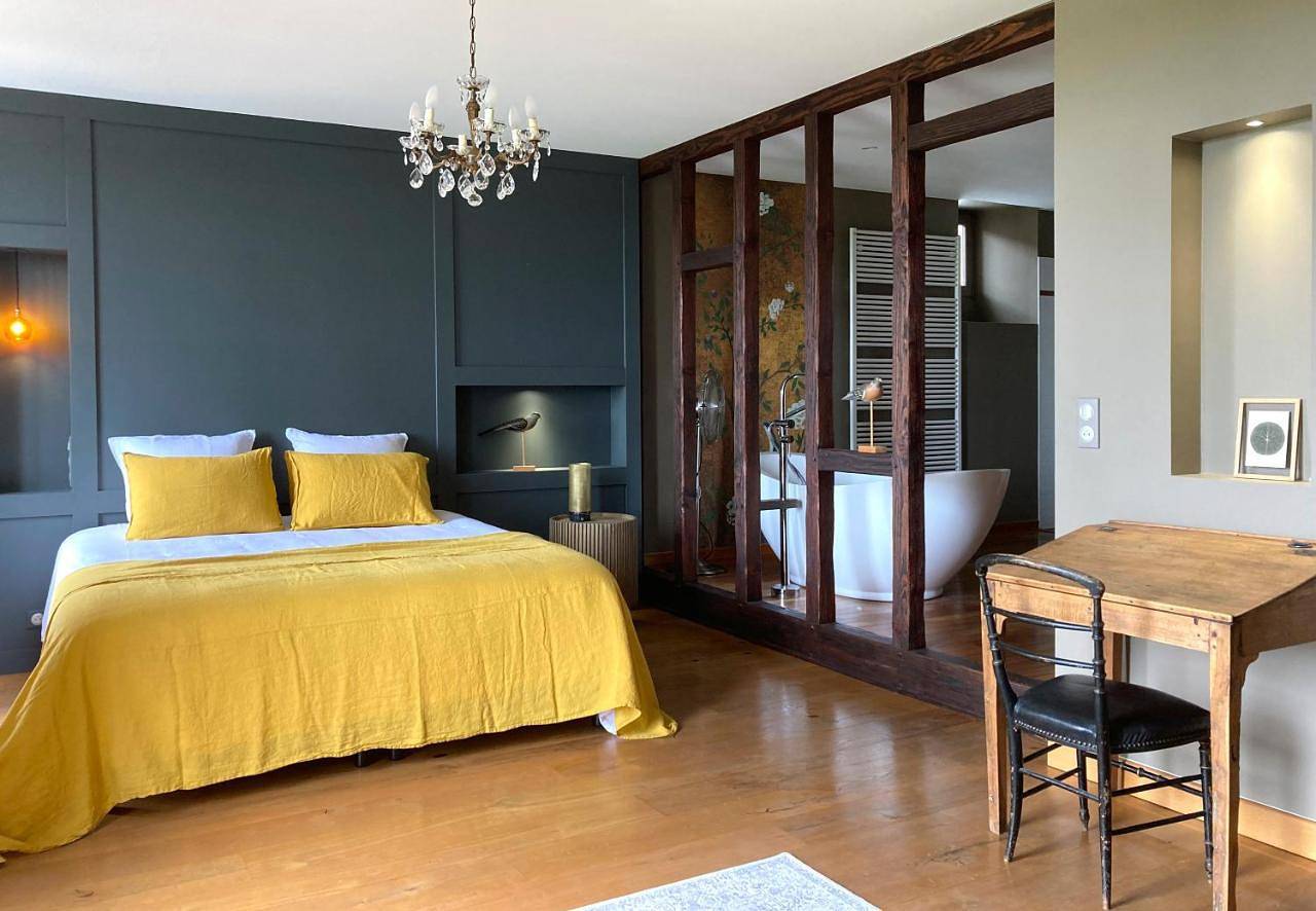 Superior King Room in Cordes-sur-Ciel, Région d'Albi