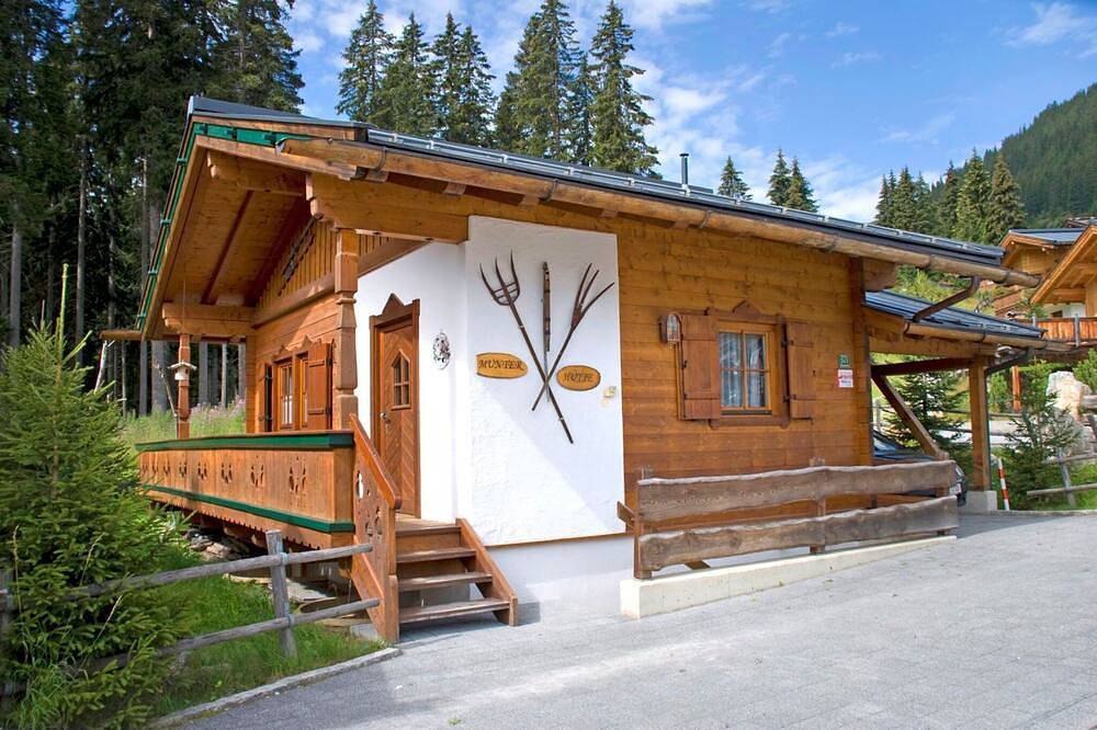 Chalet in Österreich nahe Skilift & Wald in Königsleiten, Pinzgau